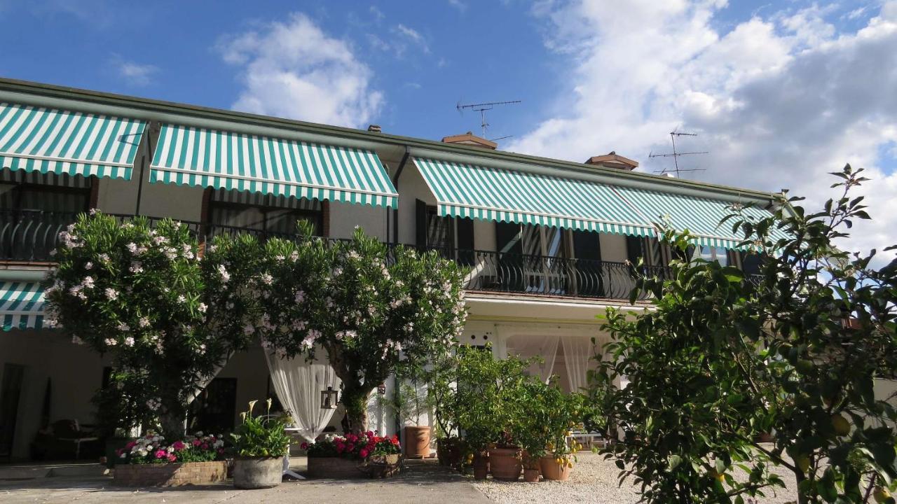 Bed and Breakfast Il Gelso Di Barcuzzi à Lonato Extérieur photo
